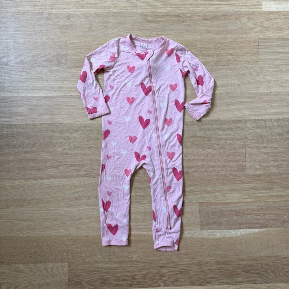 Kyte Zipper Romper in Crepe Pink Hearts